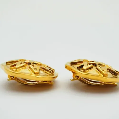 Pre-owned Gold Metal Chanel Earrings , female, Sizes: ONE SIZE - Chanel Vintage - Modalova