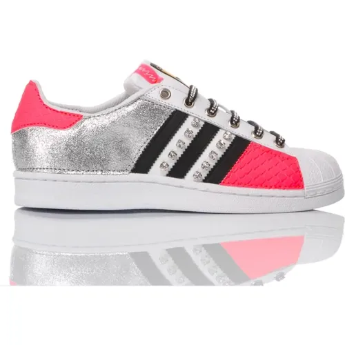 Handgemachte Silber Weiße Sneakers , Damen, Größe: 36 2/3 EU - Adidas - Modalova