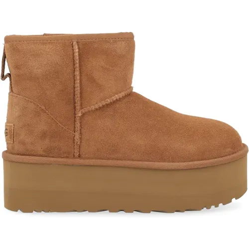 Klassischer Mini-Plattform-Wildlederstiefel , Damen, Größe: 38 EU - Ugg - Modalova