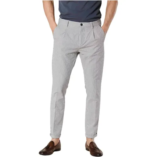 Navy Blue Stripe Carrot Fit Chino Pants , male, Sizes: M - Mason's - Modalova