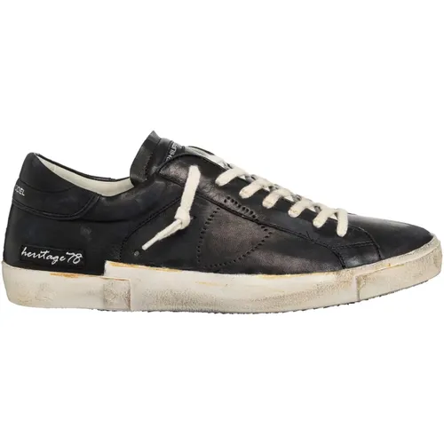 Vintage Distressed Sneakers , male, Sizes: 6 UK, 9 UK, 7 UK, 10 UK, 8 UK - Philippe Model - Modalova