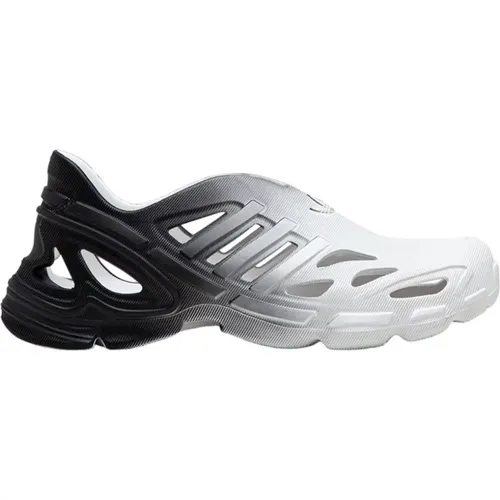 Innovative Slip-On Sneakers , Herren, Größe: 44 2/3 EU - Adidas - Modalova