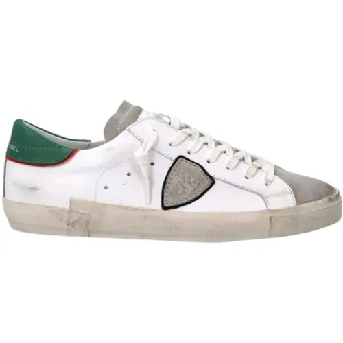 Low Top Sneakers with Distressed Detailing , male, Sizes: 7 UK - Philippe Model - Modalova