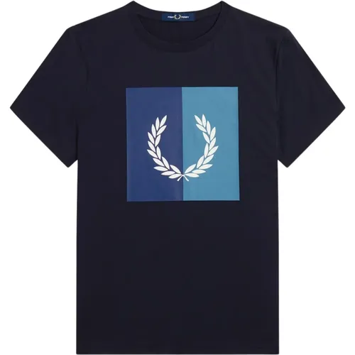 Laurel Wreath Graphic T-Shirt , male, Sizes: L, M, XL - Fred Perry - Modalova
