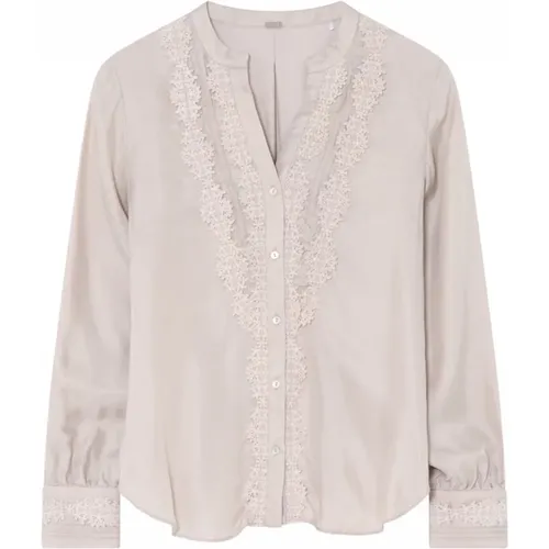 Elegant Shirt with Embroidered Panels , female, Sizes: 2XL, L, 3XL, S, XL, M, XS - Gustav - Modalova