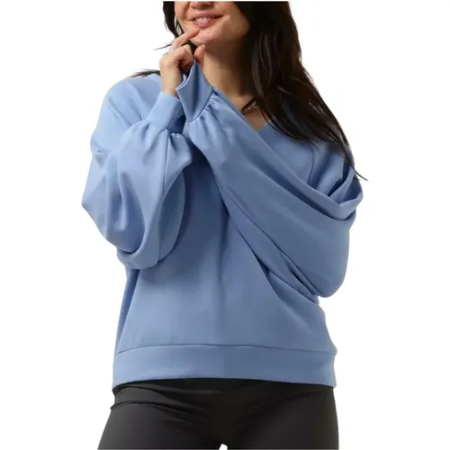 Blaue Raglan V Sweatshirt Trendiger Stil , Damen, Größe: L - moss copenhagen - Modalova
