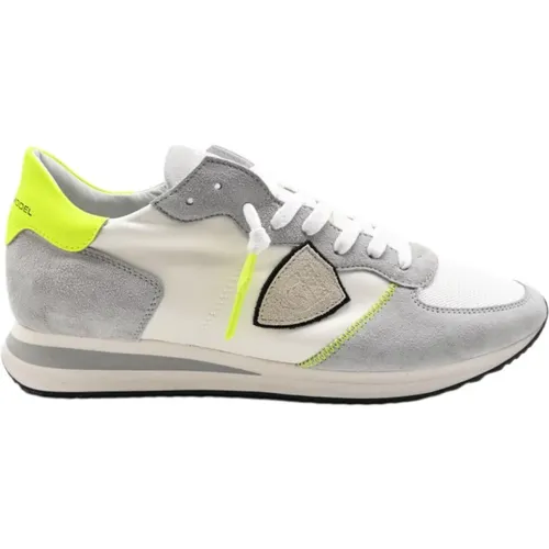 Low Top Sneakers with Yellow Embroidery , male, Sizes: 8 UK - Philippe Model - Modalova