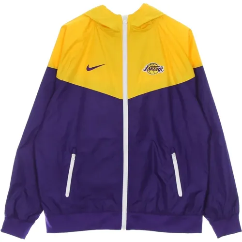 NBA Courtside Windbreaker Jacke Gelb - Nike - Modalova