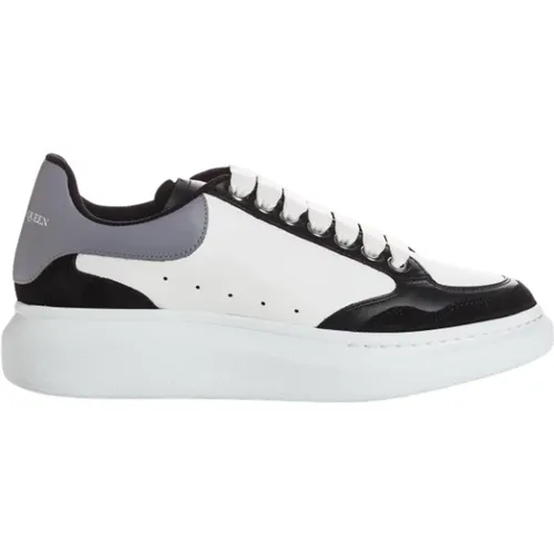 Oversized Lace-Up Leather Sneakers , male, Sizes: 10 1/2 UK - alexander mcqueen - Modalova