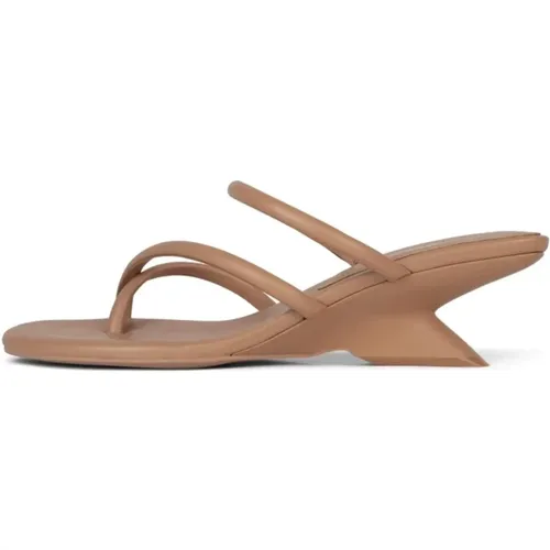 Strappy Sculpted Wedge Sandal in Nude - Jeffrey Campbell - Modalova