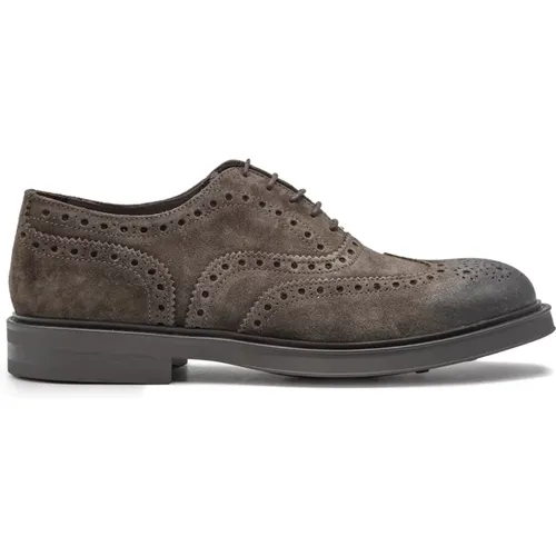 Brogue Wildlederschuhe Vibram Sohle , Herren, Größe: 42 EU - GREEN GEORGE - Modalova