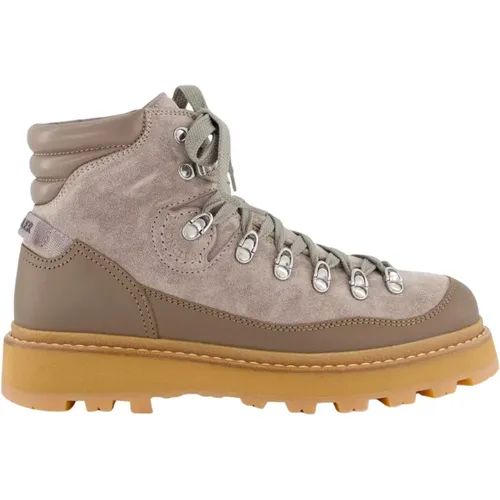 Trek Hiking Boots for Men , male, Sizes: 7 UK, 10 UK, 6 UK, 9 UK, 8 UK, 11 UK - Moncler - Modalova