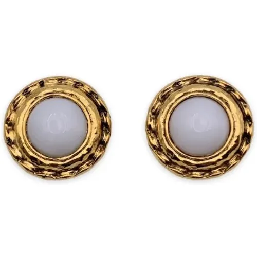 Vintage Gold Metal Clip-On Chanel Earrings , female, Sizes: ONE SIZE - Chanel Vintage - Modalova