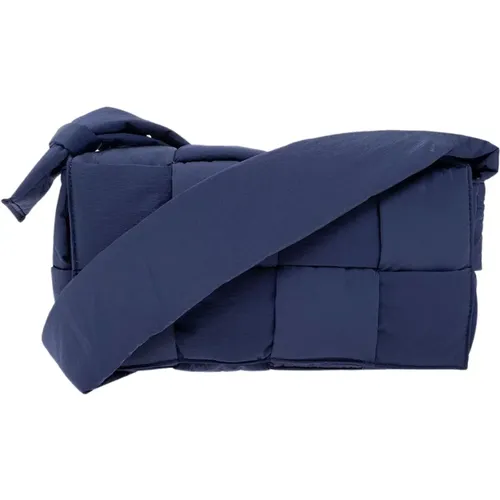 Padded Tech Cassette Medium shoulder bag - Bottega Veneta - Modalova