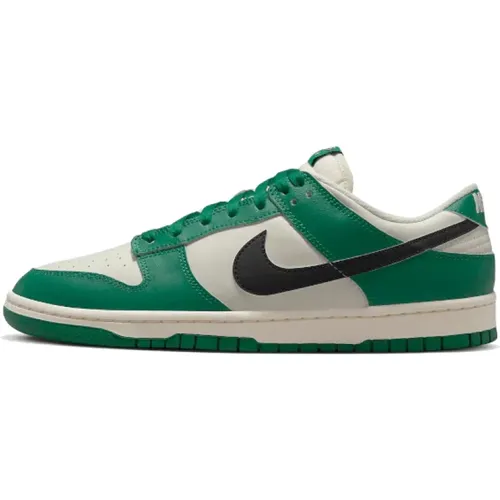 Dunk Low SE Sneakers , male, Sizes: 12 UK, 8 1/2 UK, 11 UK, 14 1/2 UK, 5 UK, 7 UK, 6 1/2 UK, 10 UK, 11 1/2 UK, 8 UK, 13 1/2 UK, 6 UK, 4 1/2 UK, 9 UK, - Nike - Modalova