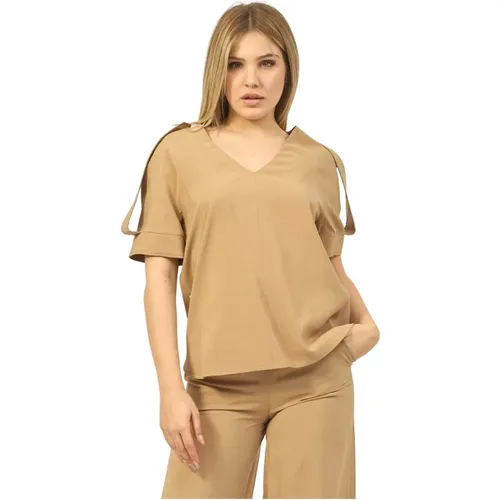 Soft Round Neck Short Sleeve Shirt , female, Sizes: M, 2XS, S, XL, XS - Jijil - Modalova