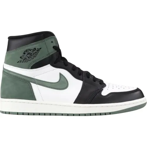 Limited Edition Retro High Clay Green , male, Sizes: 12 UK, 8 1/2 UK, 6 1/2 UK, 14 1/2 UK, 10 1/2 UK, 11 UK, 15 1/2 UK, 13 UK, 11 1/2 UK, 13 1/2 UK, 1 - Nike - Modalova