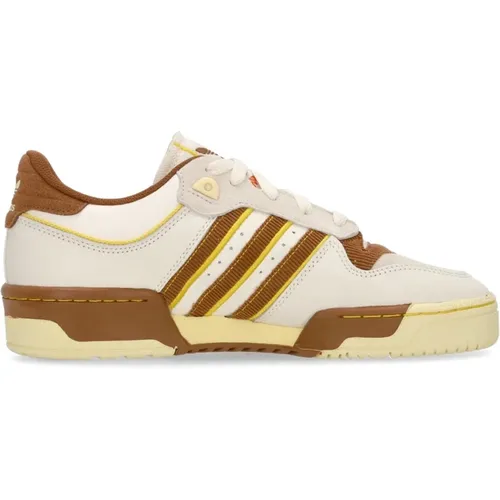 Niedriger Ledersneaker mit Ikonischen Streifen , Herren, Größe: 44 2/3 EU - Adidas - Modalova