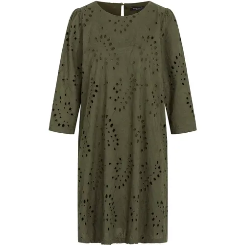 Embroidered Anglaise Dress Deep Depths , female, Sizes: XL, 2XL, L, M, S - Bruuns Bazaar - Modalova