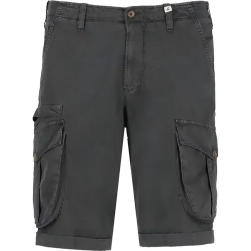 Dark Grey Bermuda Shorts , male, Sizes: XL, L, S - Myths - Modalova