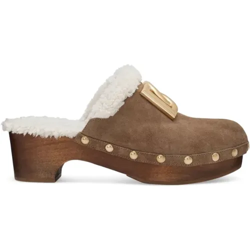 Braune Wildleder Clogs mit Goldener Logo-Plakette , Damen, Größe: 38 EU - Dolce & Gabbana - Modalova