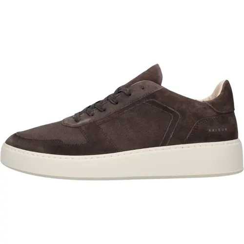 Braune Wildleder Low Top Sneakers - Nubikk - Modalova