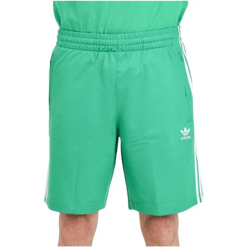 Casual Shorts Adidas Originals - adidas Originals - Modalova