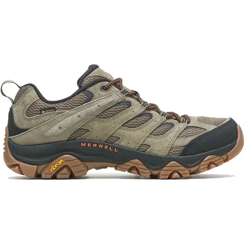 GTX Olive/Gum Hiking Shoe , male, Sizes: 9 UK, 8 UK, 7 1/2 UK, 11 UK, 7 UK, 9 1/2 UK, 10 UK - Merrell - Modalova