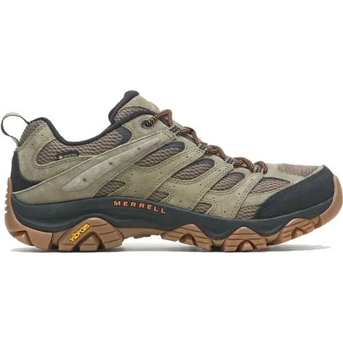 GTX Olive/Gum Hiking Shoe , male, Sizes: 9 UK, 8 UK, 7 1/2 UK, 11 UK, 7 UK, 9 1/2 UK - Merrell - Modalova