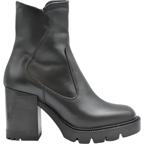 Heeled Boots , female, Sizes: 6 UK, 7 UK, 5 UK - Janet & Janet - Modalova