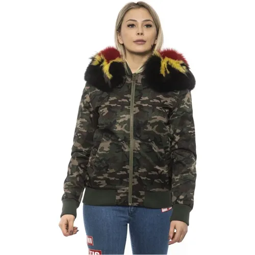 Camouflage Bomberjacke mit abnehmbarer Pelzkapuze - Mr&Mrs Italy - Modalova