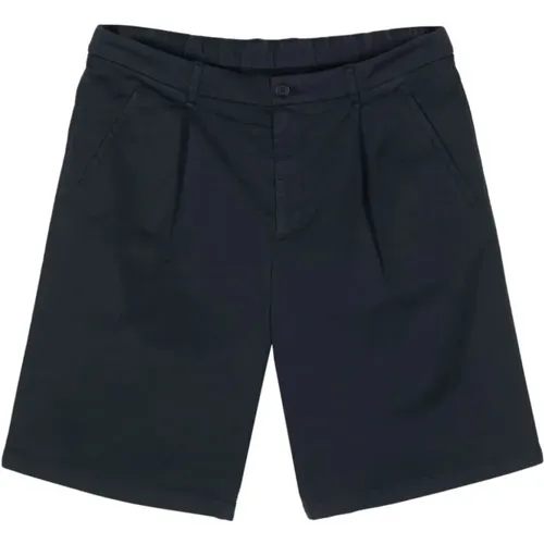 Casual Shorts , Herren, Größe: M - Giorgio Armani - Modalova