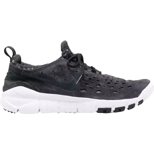 Durable Trail Sneakers Anthracite , male, Sizes: 6 1/2 UK - Nike - Modalova