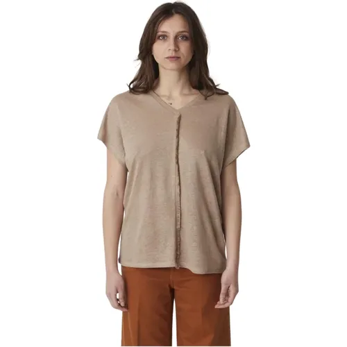 Womens V-Neck T-Shirt , female, Sizes: M - Alpha Studio - Modalova