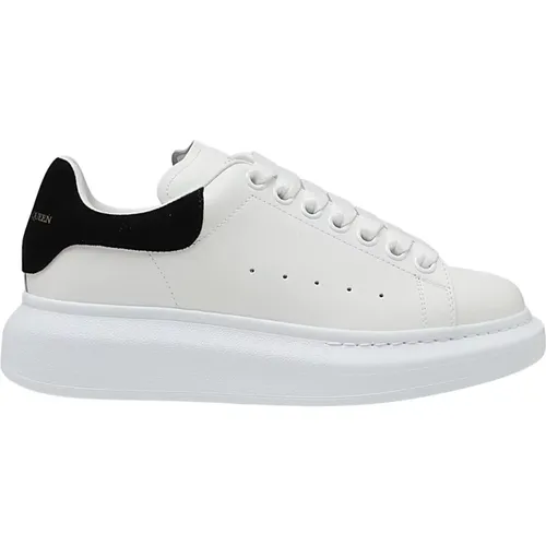 Weiße Leder Oversized Sneakers,Perforierte Weiße Sneakers Oversize Sohle - alexander mcqueen - Modalova