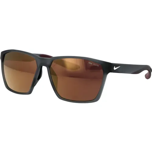 Stylish Maverick E Sunglasses , unisex, Sizes: 59 MM - Nike - Modalova