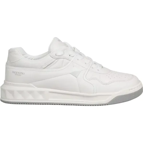 ONE Stud Low-Top Sneakers , male, Sizes: 10 1/2 UK, 9 UK, 7 1/2 UK, 7 UK, 9 1/2 UK, 8 1/2 UK, 10 UK, 11 UK, 6 UK, 8 UK - Valentino Garavani - Modalova