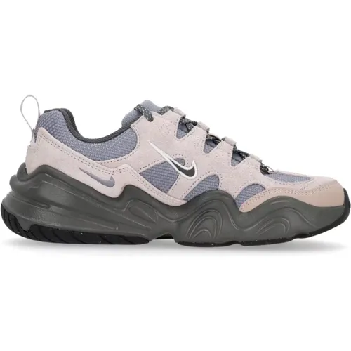 Tech Hera Sneaker Ashen Slate/Grey , male, Sizes: 3 1/2 UK, 2 1/2 UK, 4 1/2 UK - Nike - Modalova