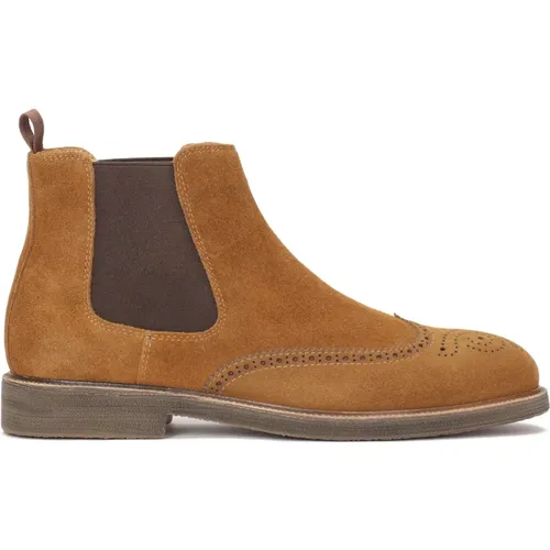 Bronzefarbene Chelsea-Boots mit Brogue-Verzierung , Herren, Größe: 45 EU - Kazar - Modalova