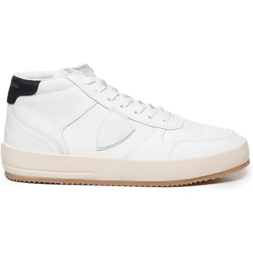 Leather Sneakers with Rivet Detail , male, Sizes: 9 UK - Philippe Model - Modalova