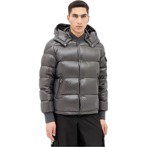 Gesteppte Daunenjacke mit Abnehmbarer Kapuze - Moncler - Modalova