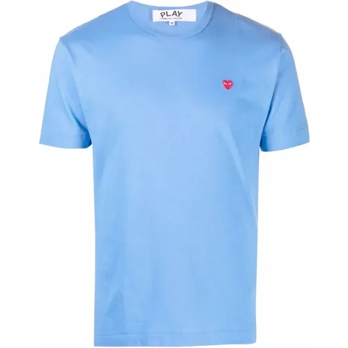 Blaues T-Shirt mit kurzen Ärmeln und kleinem roten Herz - Comme des Garçons Play - Modalova