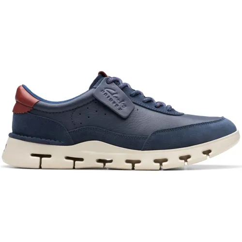 Leisure Sneakers for Men , male, Sizes: 11 UK, 12 UK, 10 UK, 9 UK, 8 UK, 7 UK - Clarks - Modalova