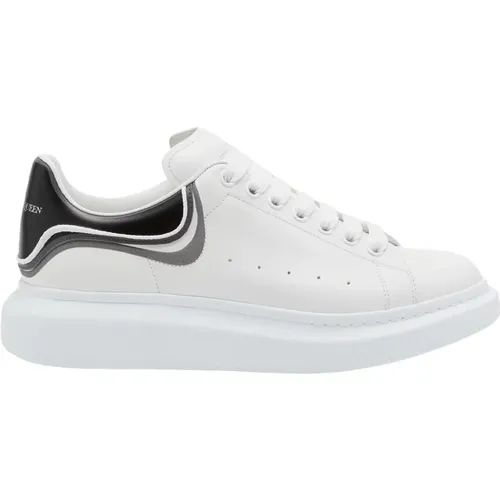 Oversized Sneakers with Contrasting Heel , male, Sizes: 6 1/2 UK, 10 UK, 9 1/2 UK, 8 UK, 6 UK - alexander mcqueen - Modalova