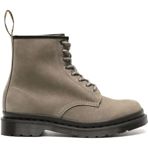 Milled Nubuck Combat Boots , male, Sizes: 9 UK, 8 UK - Dr. Martens - Modalova