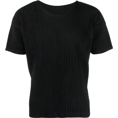 Plissé U-Neck T-Shirt , male, Sizes: L - Issey Miyake - Modalova