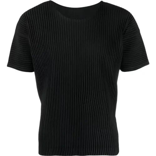 Plissé U-Neck T-Shirt , male, Sizes: L, XL - Issey Miyake - Modalova