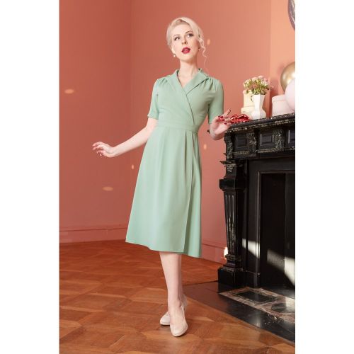 Robe portefeuille Judy en menthe - Banned Retro - Modalova