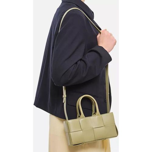 Tote - Mini East West Arco Leather Tote Bag - Gr. unisize - in - für Damen - Bottega Veneta - Modalova