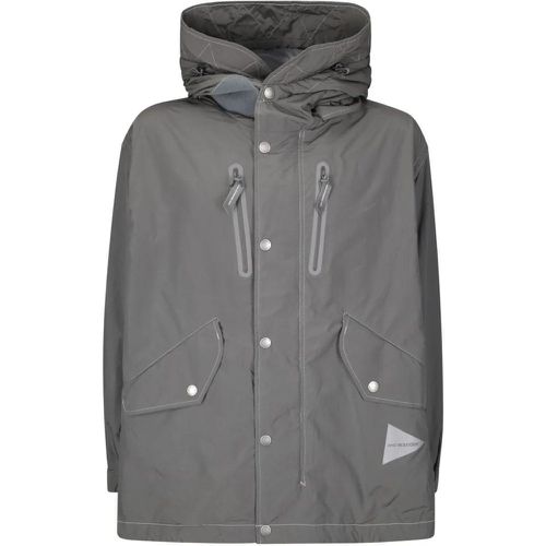 Button-Up Nylon Jacket With Pockets - Größe L - And Wander - Modalova